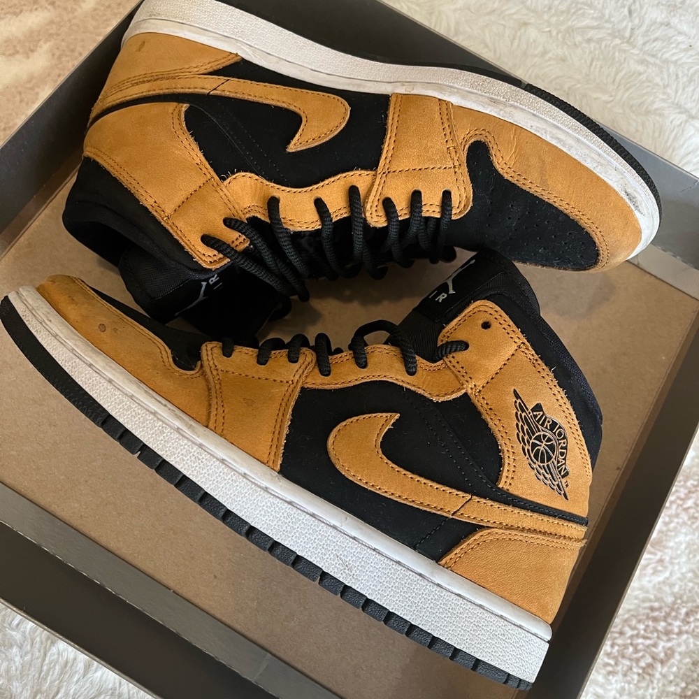 Air Jordan 1 Mid “Wheat/Black” Size 7